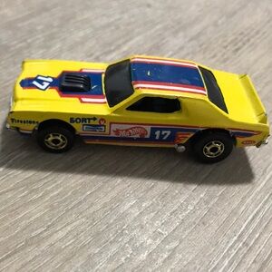 1974 HOT WHEELS, HOT ONES, TORINO STOCKER, Yellow, No.9533, Malaysia Toy Car